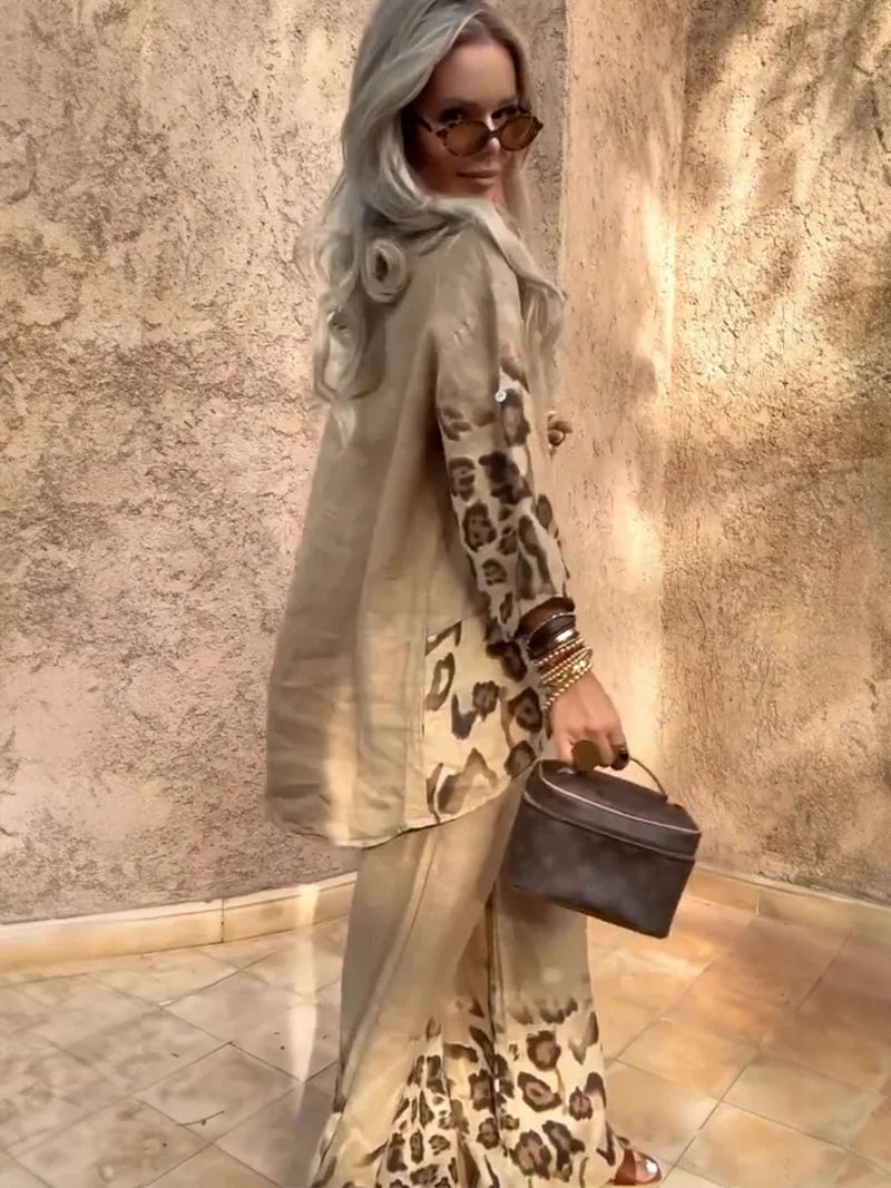 Lirio - Conjunto informal de salón con ribetes de leopardo