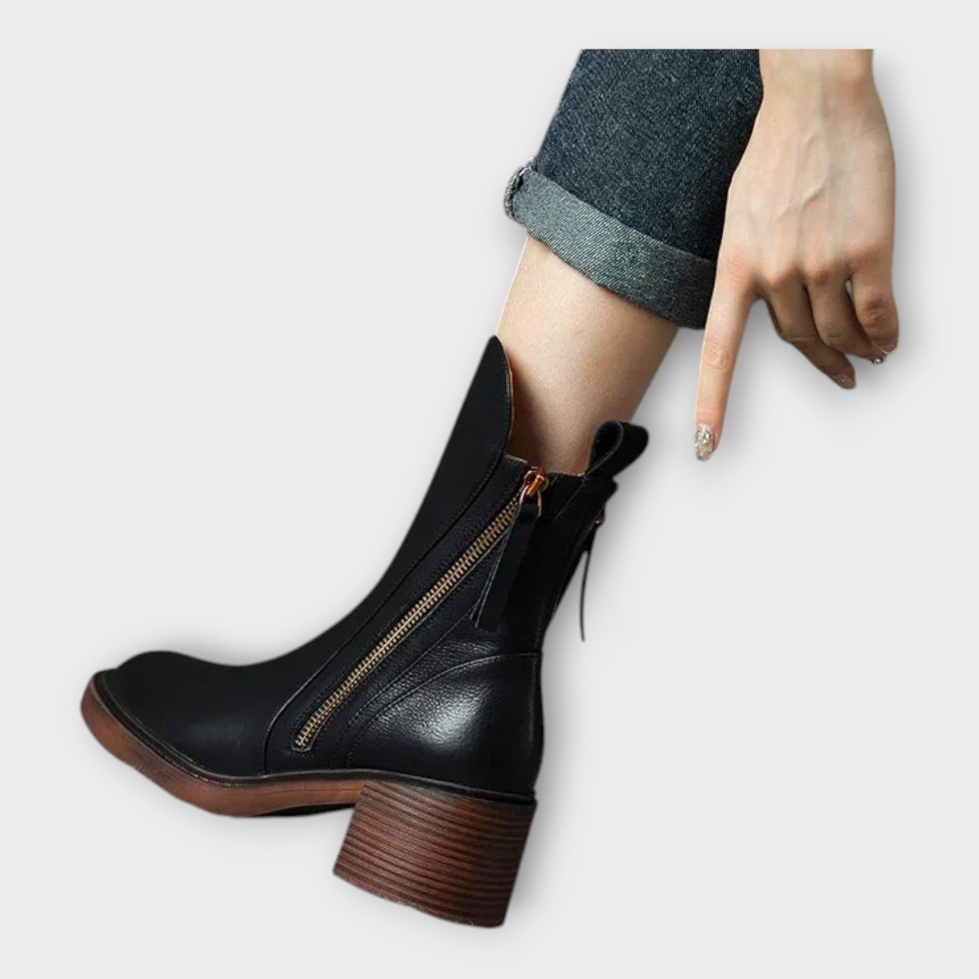 Ángela | Botines Con Línea Elegante Y Detalle De Cierre