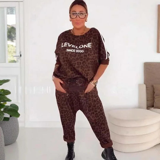 Lara - Conjunto de dos piezas con estampado de leopardo